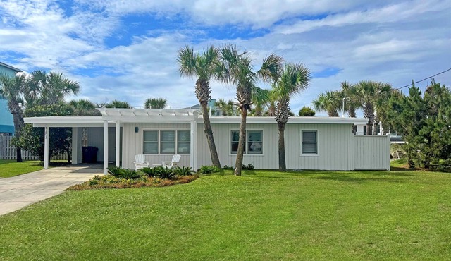 3 BR Gulf View Beach Home | Steps to the Gulf | Dog Friendly | Rooftop Deck