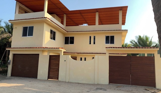 3 Floor House With private pool & 300 ft from beach access