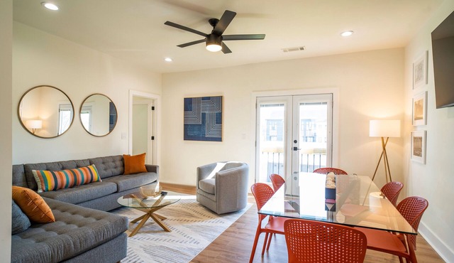3bd/2bth, Putting Green, Walk to Restaurants!