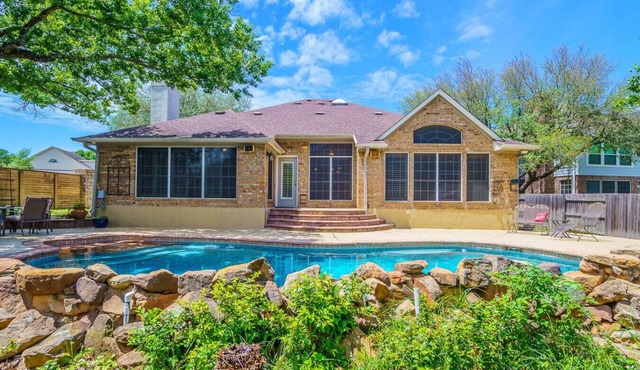 3BR home w/private pool + 3 mins 2 Riverplace