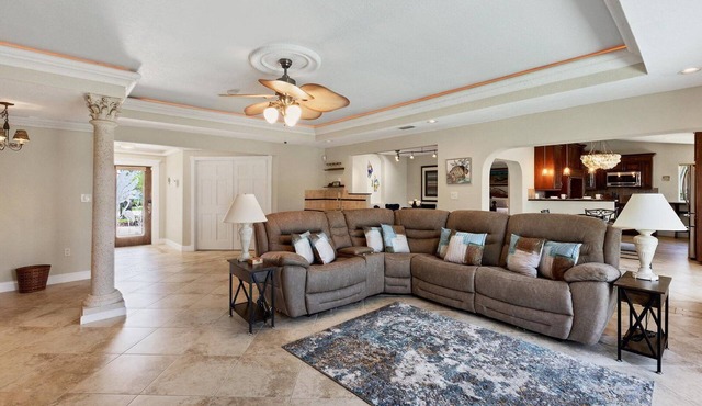 4 Bed 3 Baths Villa in Charlotte Harbor Area #945