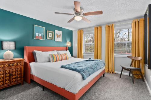 4-Bed Home by KU & 39th St Shops 4