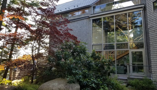 4 Bed (Sleeps 8) persons Vacation Rental with cottage, private dock and beach.