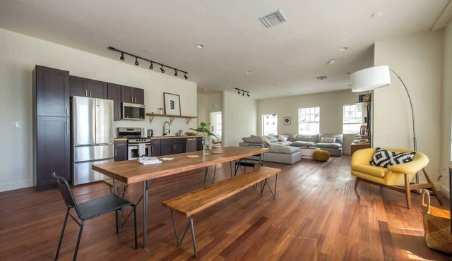 4-Bedroom Gem | Sleeps 10 | Best Value in SoBe