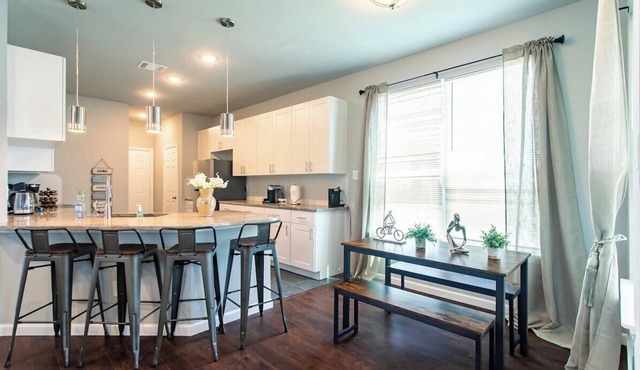 4BR Home in the Heart of Cowboy Nation!