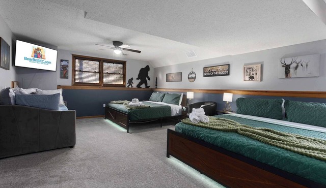 4BR Home with 5 King Beds, Game Room