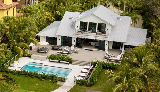 4BR Luxury Beachfront Retreat with Designer Finishes & Panoramic Gulf Views
