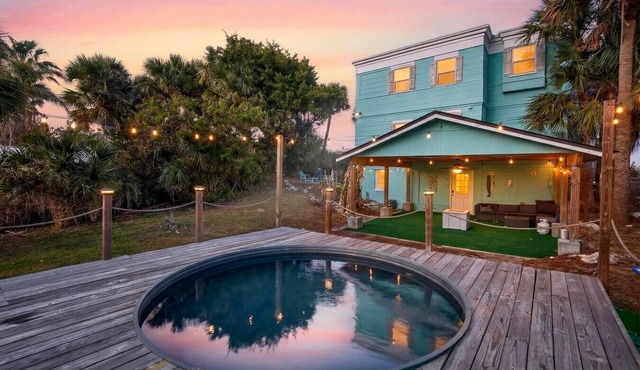 5 bed 4 bath pool table, fire pit, walk to beach