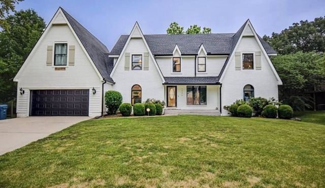 6BR/5BA World Cup Retreat Perfect for Big Groups & Families