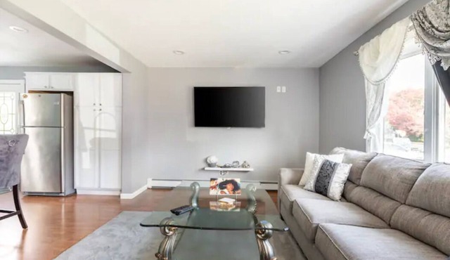 A Modern Getaway Perfect for Families & Business
