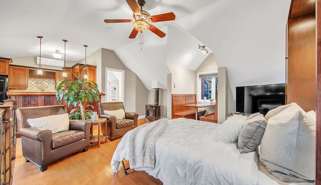 A private & stylish urban studio