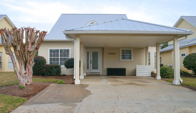 A Shore Thing Marvelous 4 bedroom Beach Cottage with heated pool!