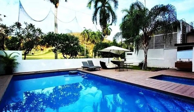 Apartment in Acapulco : Swimming Pool + Parking + A/C