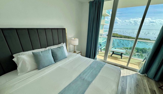 Balcony Ocean Views | Pool, Gym, Wi-Fi & Parking
