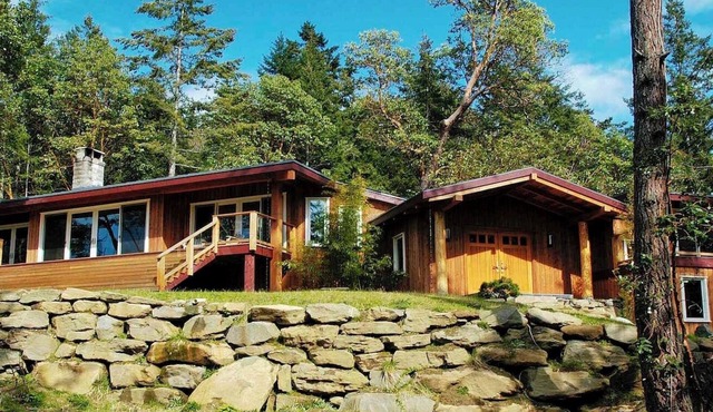 Bamboo Grove: Spectacular Ocean View Custom West Coast Timberframe Home.