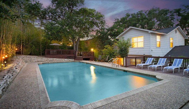 ~Bamboo Oasis Relaxing Hot Tub Family Time~ Get to Anywhere in SA in 20 mins!