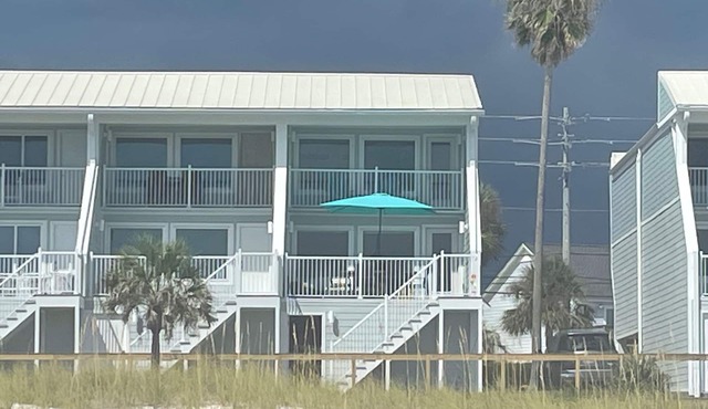 Beachfront 3-bedroom vacation home 1000 feet of beach just outside your door