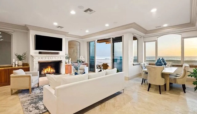 Beachfront 5-bedroom villa steps to Oxnard State Beach