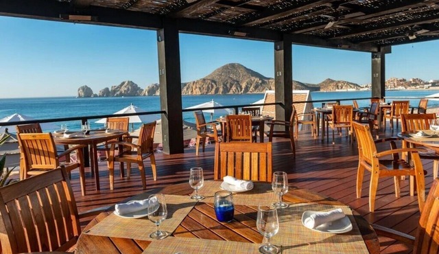 Beachfront Junior Suite at Pueblo Bonito Rose, Steps from Medano Beach