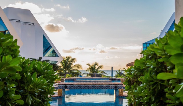 Beachfront Puerto Morelos Condo, Ground Floor, Pool, Rooftop Views, Walk to Town
