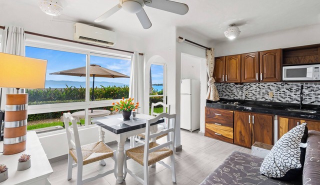 Beachfront studio only 25 min from the airport