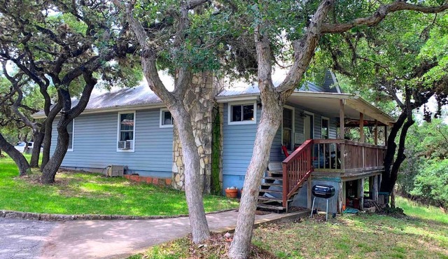 Beautiful and Spacious Texas Hill Country Cottage for a San Antonio Vacation with the Family