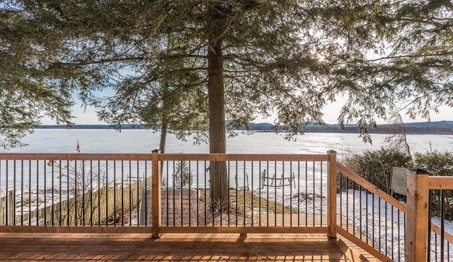 Beautiful cottage on Brome Lake, 3 bdr, 2xbtr, 3Ter, pedalo Kayak (CITQ302383)