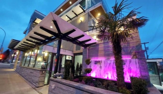 Beautiful Luxury 3 Bedroom Townhouse