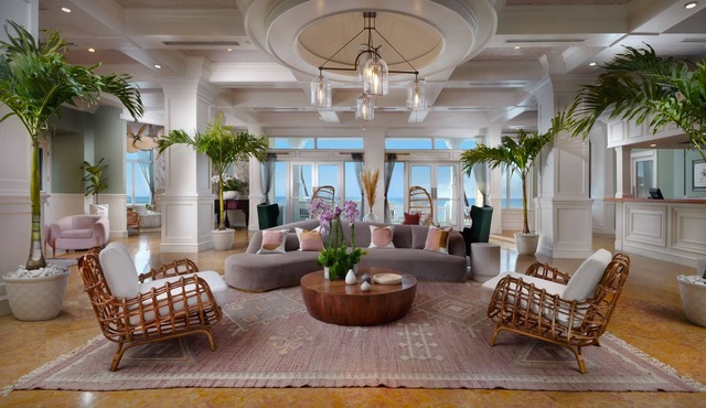 BEAUTIFUL Resort Located Directly On The Sand! - City View Room