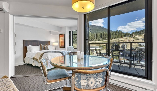 BEST Location! Stunning Mountain Views, Ski-in/Ski-out, Base of both lifts!⛷🚠