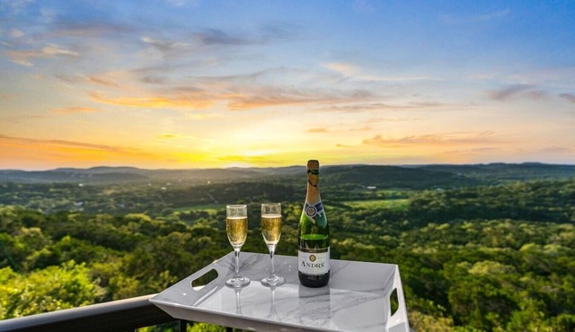 Best Views in Texas w/Sparkling Pool & Hot Tub
