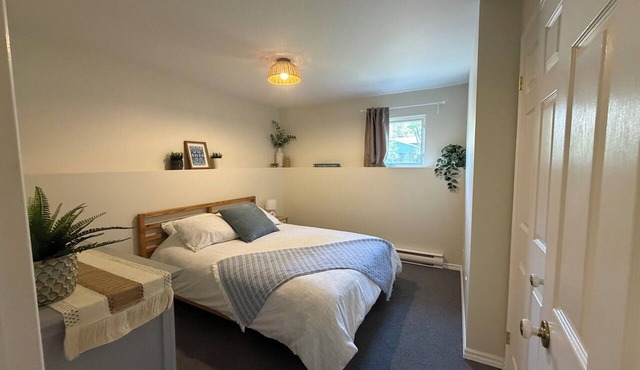Blue Coastal Escape - Family Friendly & Beach Proximity