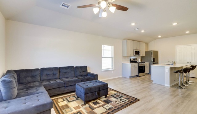 Brand New Spring Home < 1 Mi to Old Town!