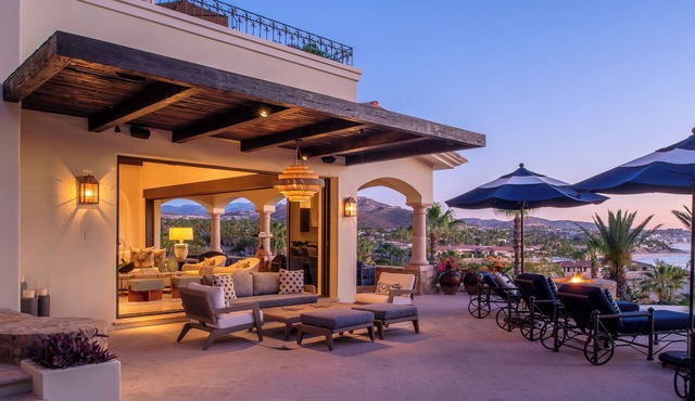 Breathtaking Villa w/Chef, Butler, & Steps From Swimmable Beach in Del Mar
