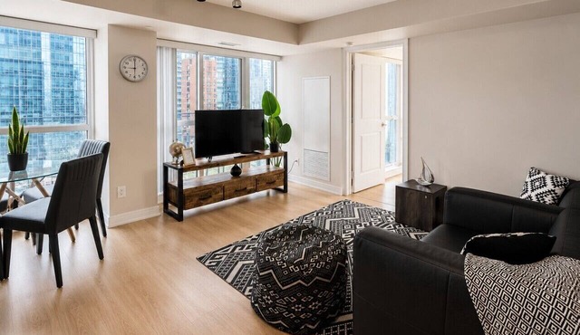 Bright 1BR at Motion | Prime Downtown Location