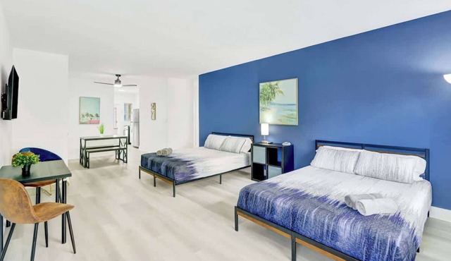 Bright 1BR Miami Beach Stay Near the Ocean