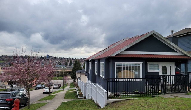 Bright and Beautiful 3 Bed/3 Bath - Vancouver