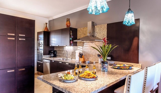 CABO PENTHOUSE CONDO - Rooftop deck with Private Jacuzzi at Puerta Cabos Village