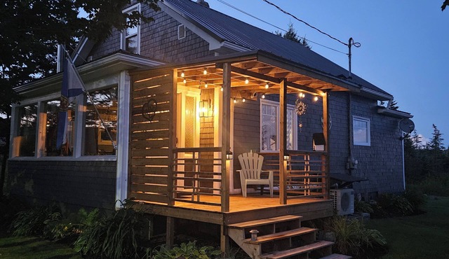 Camp Nova a Cozy Cedar-Clad Cottage in Scenic Tangier, Canada