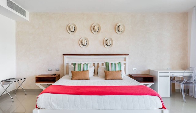 Casa Almajuma 415 S (2-Bedroom Condo) with Pool - Handicap accessible by RedAwning