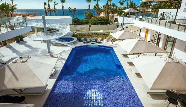 Casa Aqua Blanca: 7BR Ocean-View Villa, Punta Bella near Palmilla, Pool Slides