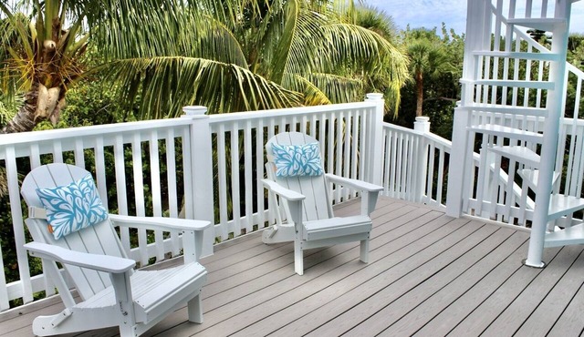 Casa Palma Hideaway! 4BD/3BA, Pool, Golf Cart,Outdoor Kitchen, Boat Slip + More!