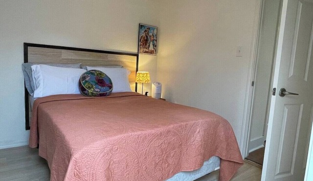 Casita Arte in amazing San Antonio with AC, WiFi