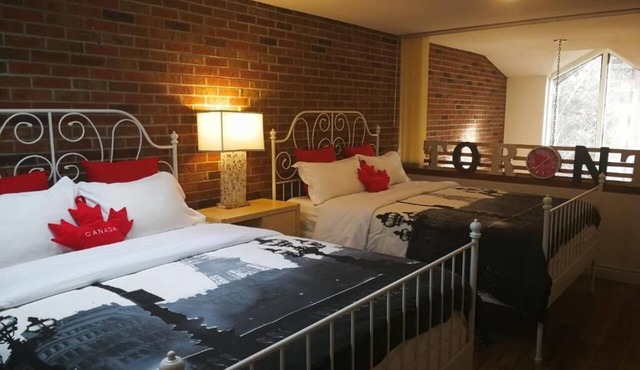 Central Toronto 2BR Escape Near Entertainment District