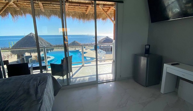 Charming 1-bedroom hotel with a view, WiFi, and AC in enchanting Puerto Peñasco