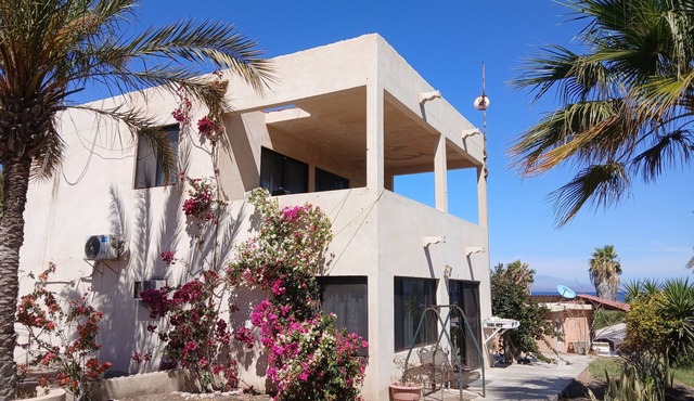 Charming 1 bedroom apt. with AC & Wifi, authentic fishing village, San Bruno BCS