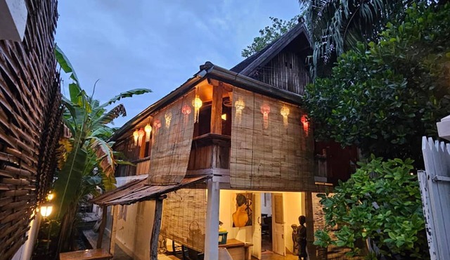 Charming 2-bedroom apartment in a Heritage Villa with AC in Luang Prabang
