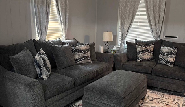 Charming 2BR Home | Laundry | Free Parking | KC