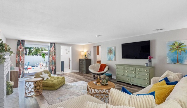 Charming 3-Bedroom, 2-Bathroom Home with Heated Pool and Spacious Backyard in the Heart of Lakeland