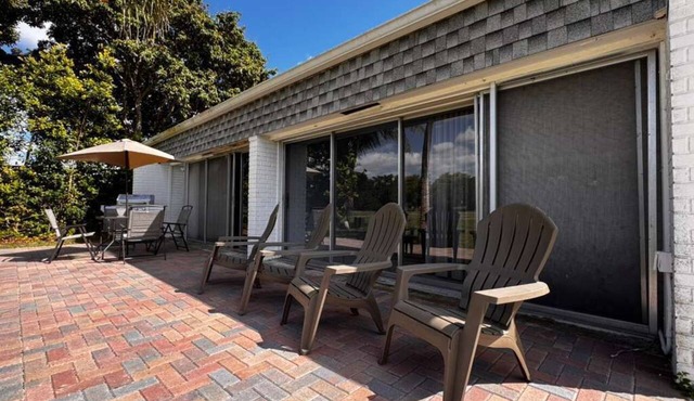 Charming 3-bedroom house in Tamarac. Minutes from Hardrock, Beaches, & Shopping